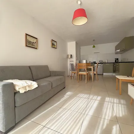דירה Confortable Proche Centre-ville, 4 Pers, Parking Inclus - Fr-1-474-209