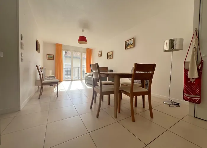 דירה Confortable Proche Centre-ville, 4 Pers, Parking Inclus - Fr-1-474-209 *